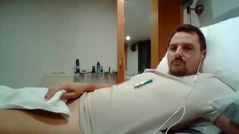 Snapshot of bearboudior chatting on November 2025 04:44:01 PM bearboudior online show from November 2025 04:44:01 PM