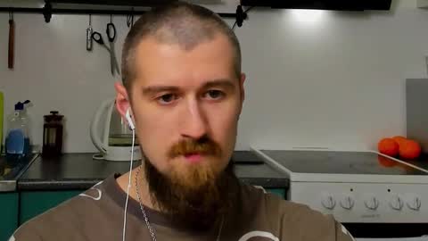 Snapshot of bearded_legend chatting on February 2026 01:15:01 AM Zeus online show from February 2026 01:15:01 AM