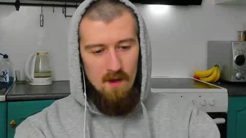 Snapshot of bearded_legend chatting on February 2026 12:37:02 AM Zeus online show from February 2026 12:37:02 AM