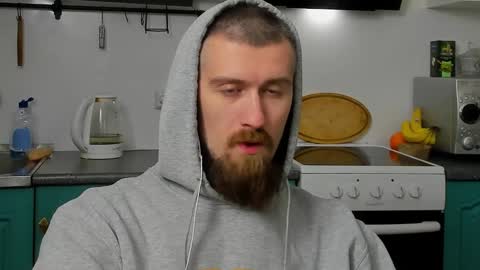 Snapshot of bearded_legend chatting on February 2026 09:10:01 PM Zeus online show from February 2026 09:10:01 PM