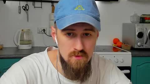 Snapshot of bearded_legend chatting on February 2026 10:06:02 PM Zeus online show from February 2026 10:06:02 PM