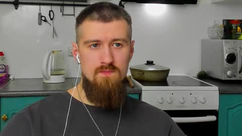 Snapshot of bearded_legend chatting on March 2026 12:24:02 AM Zeus online show from March 2026 12:24:02 AM