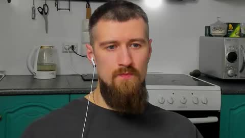 Snapshot of bearded_legend chatting on March 2026 11:00:02 PM Zeus online show from March 2026 11:00:02 PM