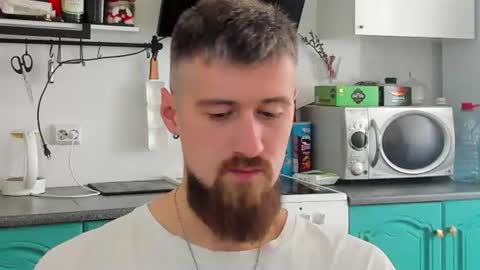 Snapshot of bearded_legend chatting on July 2026 10:00:02 AM Zeus online show from July 2026 10:00:02 AM
