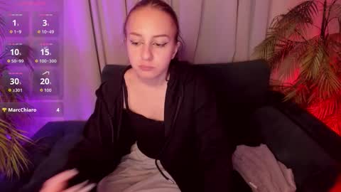 Snapshot of beautiful_snake chatting on November 2025 09:07:01 PM Blossom online show from November 2025 09:07:01 PM