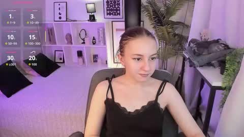 Snapshot of beautiful_snake chatting on December 2025 08:37:02 PM Blossom online show from December 2025 08:37:02 PM