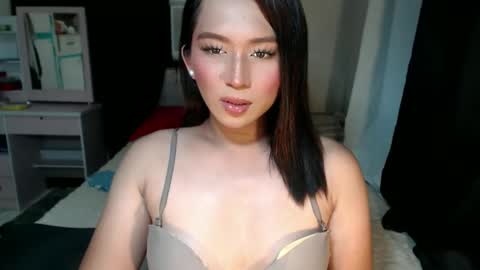 Mia online show from June 2026 08:39:02 AM