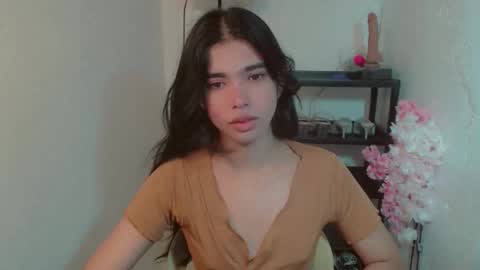 Snapshot of beautifultrixie chatting on June 2026 01:37:01 PM TRIXIE online show from June 2026 01:37:01 PM
