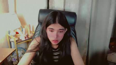 Snapshot of beautifultrixie chatting on June 2026 08:18:01 PM TRIXIE online show from June 2026 08:18:01 PM
