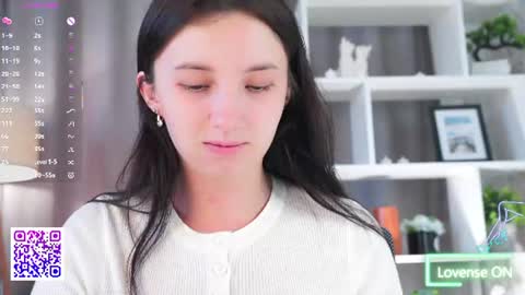 Snapshot of beauty_fuel chatting on June 2026 04:32:02 AM Polly online show from June 2026 04:32:02 AM