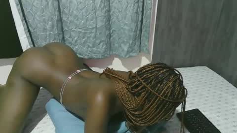 Amara online show from April 2026 06:47:01 PM