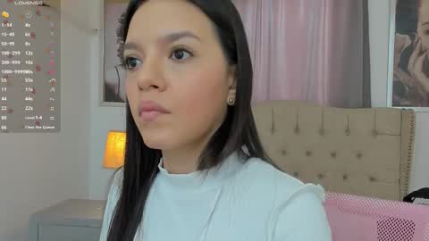 Ariana Reyes online show from November 2025 12:05:02 PM