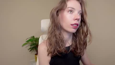 Snapshot of beautyeliise chatting on November 2025 09:10:01 AM Eliise online show from November 2025 09:10:01 AM