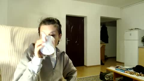 Raluca online show from December 2024 05:11:01 PM