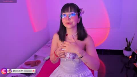 Snapshot of becca_be_ chatting on May 2026 04:20:02 AM Becca is here online show from May 2026 04:20:02 AM
