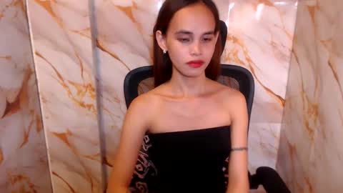 Snapshot of beccamiller22 chatting on May 2026 01:56:01 AM becca online show from May 2026 01:56:01 AM