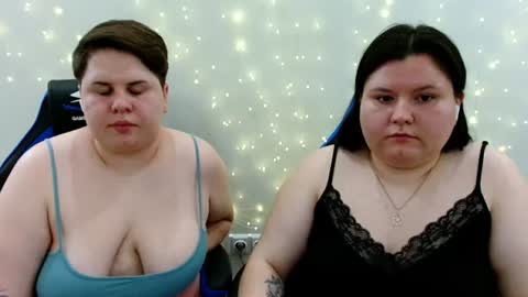 Snapshot of beckyandellen chatting on June 2026 08:22:02 PM BeckyAndEllen online show from June 2026 08:22:02 PM