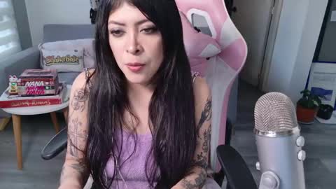 Snapshot of bedroomeyess chatting on May 2026 10:15:02 PM Amber UwU IM MOVING AND IS CRAZY ILL BE BACK VERY SOON 3 MISS YA ALREADY online show from May 2026 10:15:02 PM
