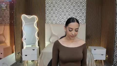 BELLA online show from October 2025 01:48:02 PM