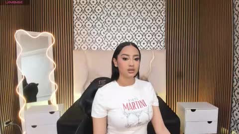 BELLA online show from November 2025 02:16:02 PM