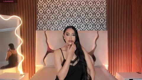 BELLA online show from December 2025 12:31:02 PM