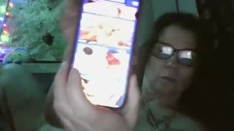 Snapshot of beesmithfield chatting on May 2026 10:54:02 AM beesmithfield online show from May 2026 10:54:02 AM