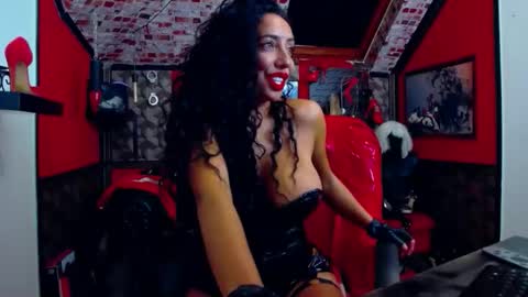 Snapshot of belatrixdomme chatting on April 2026 04:26:01 PM BelatrixDomme online show from April 2026 04:26:01 PM