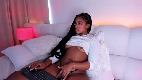 Snapshot of belkis_mills chatting on October 2025 03:09:01 PM Belkis online show from October 2025 03:09:01 PM