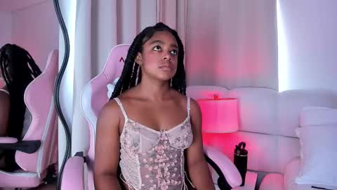 Snapshot of belkis_mills chatting on October 2025 04:15:02 PM Belkis online show from October 2025 04:15:02 PM