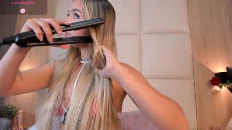 Bella cam online show from December 2024 07:21:01 PM