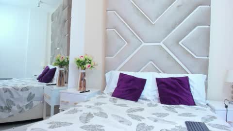 BELLA  online show from December 2025 04:06:01 AM