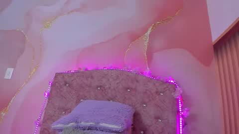 Melanie  online show from November 2025 10:49:02 AM