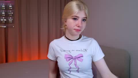 Snapshot of bella_amoury chatting on July 2026 08:11:01 PM Bella online show from July 2026 08:11:01 PM
