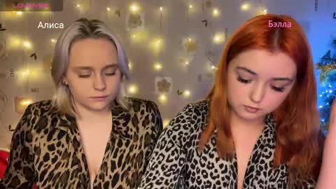 bella_and_alice online show from December 2025 04:57:01 PM