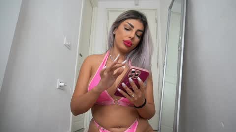 Emma  Bella online show from September 2025 11:30:01 PM