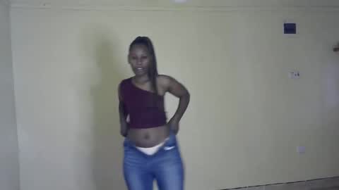 bella_c8 online show from October 2025 03:24:02 PM