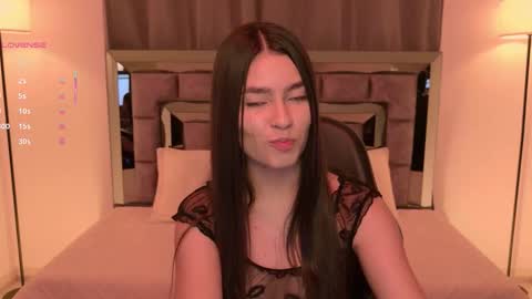 Bella  online show from December 2025 04:08:01 AM