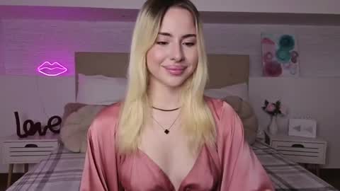 Bella online show from April 2026 08:57:02 PM