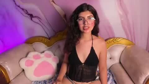 Snapshot of bella_cuttee chatting on July 2026 07:24:01 PM B E L L A online show from July 2026 07:24:01 PM
