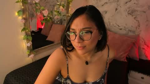Snapshot of bella_desi chatting on May 2026 02:14:01 PM Dessi online show from May 2026 02:14:01 PM