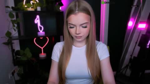 Snapshot of bella_fair chatting on April 2026 11:32:01 AM Bella online show from April 2026 11:32:01 AM