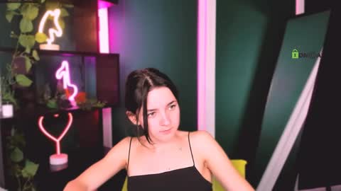 Snapshot of bella_fair chatting on April 2026 10:37:01 PM Bella online show from April 2026 10:37:01 PM