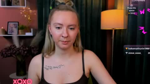 Snapshot of bella_fair chatting on April 2026 09:43:01 PM Bella online show from April 2026 09:43:01 PM