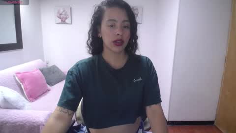 Snapshot of bella_flower_ chatting on November 2025 06:13:01 PM bella_flower_ online show from November 2025 06:13:01 PM