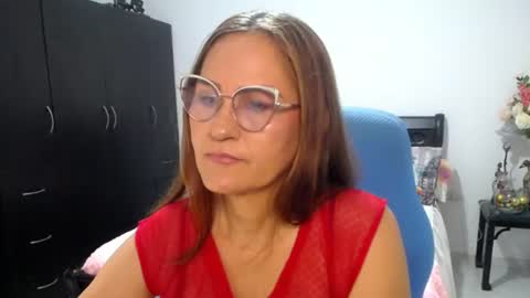 Snapshot of bella_ghisell chatting on June 2026 12:14:01 AM Bella online show from June 2026 12:14:01 AM