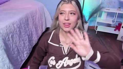  Bella  online show from January 2026 07:39:01 PM