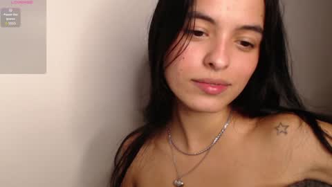 Snapshot of bella_musee chatting on February 2025 02:36:02 AM   online show from February 2025 02:36:02 AM