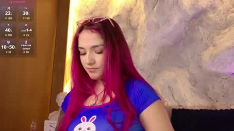 Snapshot of bella_mush chatting on June 2026 10:25:01 PM BELLA online show from June 2026 10:25:01 PM