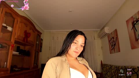 Snapshot of bella_pocahontas3 chatting on January 2025 10:06:01 PM bella_pocahontas3 online show from January 2025 10:06:01 PM