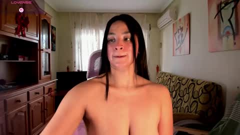 Snapshot of bella_pocahontas3 chatting on February 2025 09:54:01 AM bella_pocahontas3 online show from February 2025 09:54:01 AM